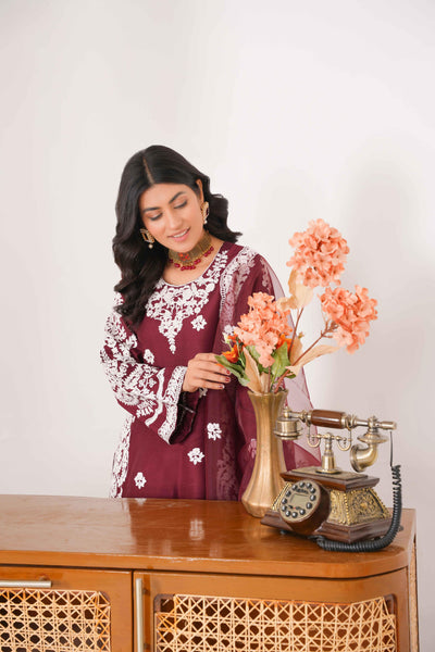 LAURIA 3PC - Ari Embroidered Luxe Pret