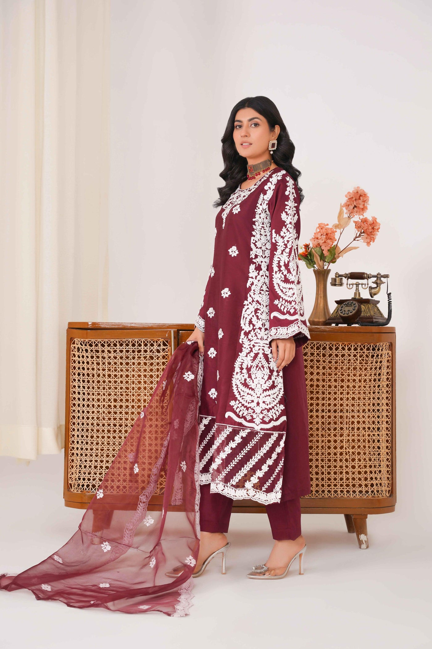 LAURIA 3PC - Ari Embroidered Luxe Pret