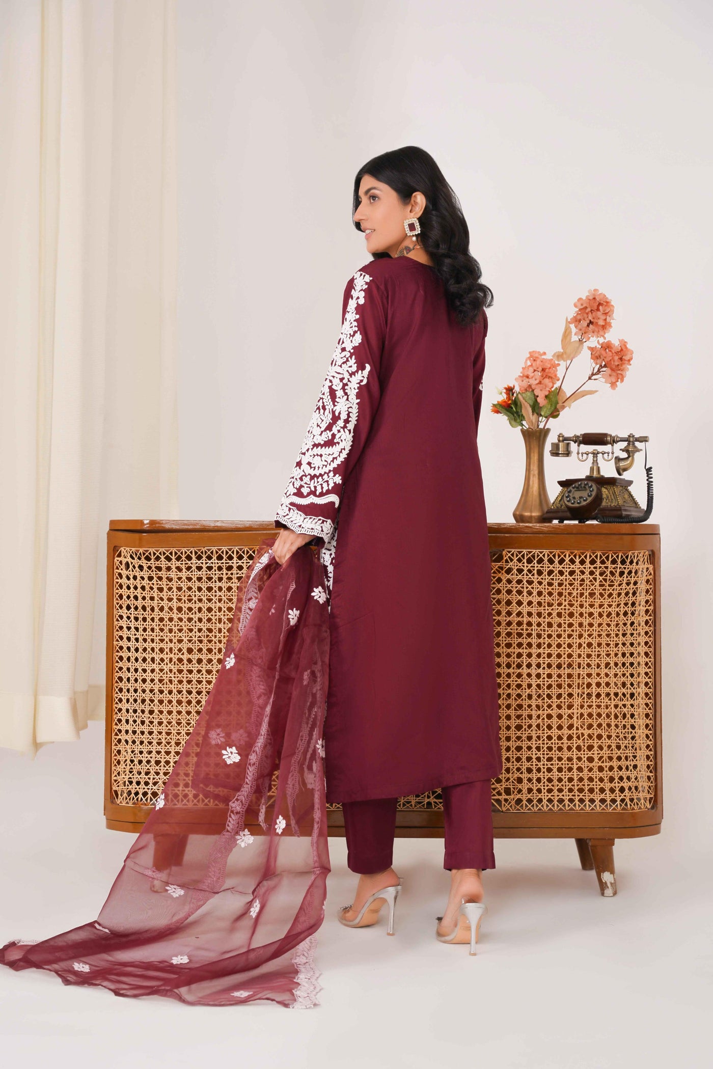 LAURIA 3PC - Ari Embroidered Luxe Pret